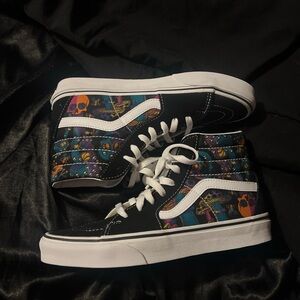 size 7.5 women’s 6.0 men vans